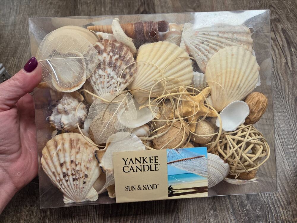 Yankee Candle Sun + Sand Shell Potpourri 2.25 Qt Scented Home Bowl Beach Decor